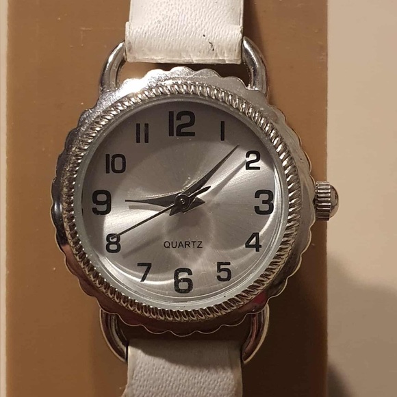 Accessories - 🦋10/$20🦋 Silver/White Leather Women's Watch